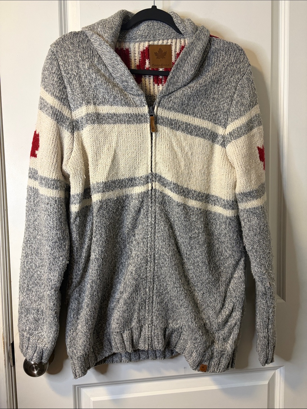 Men's Shawl-Collar Zip Sweater Jacket in Gray, Cream & Red Accent